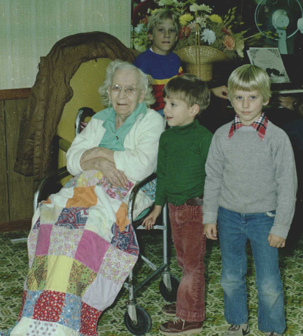 1981-11-Thanksmas-Grandma Rhodie.jpg